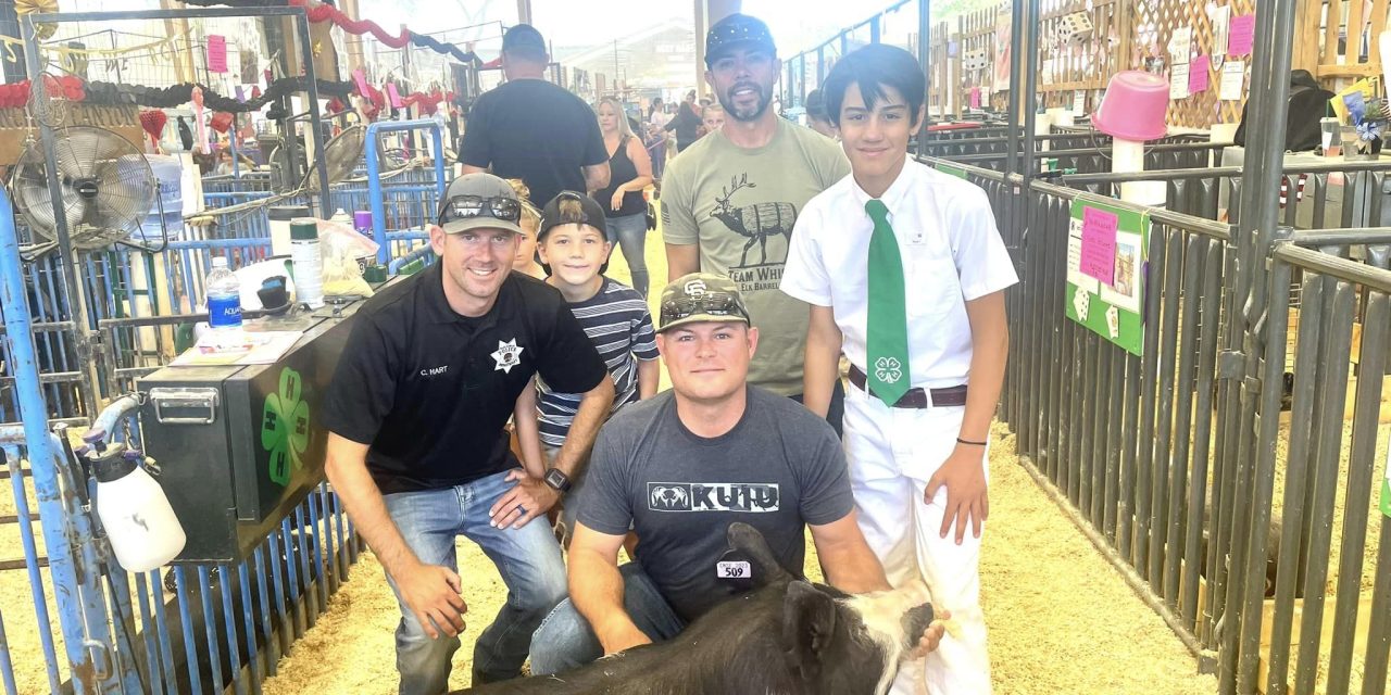 Paso Robles Police officers support local FFA and 4-H members