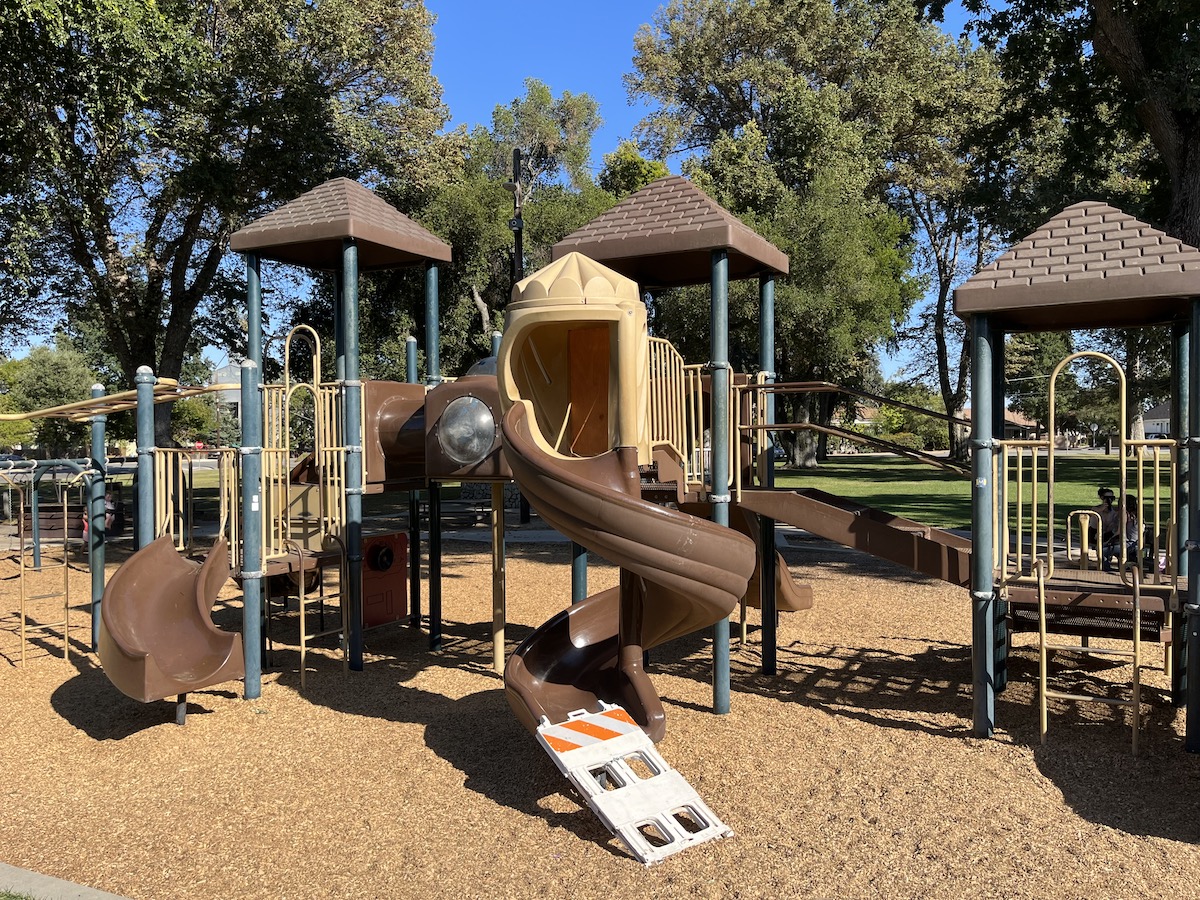 Templeton Park playground in disrepair • Paso Robles Press