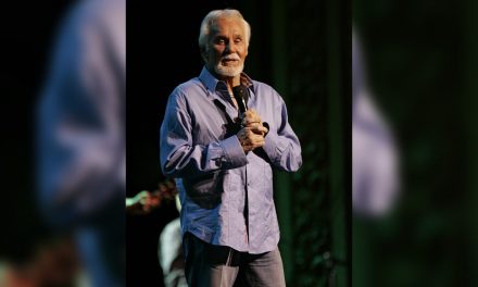Kenny Rogers ‘Just Dropped In’, Passed Away at Age 81