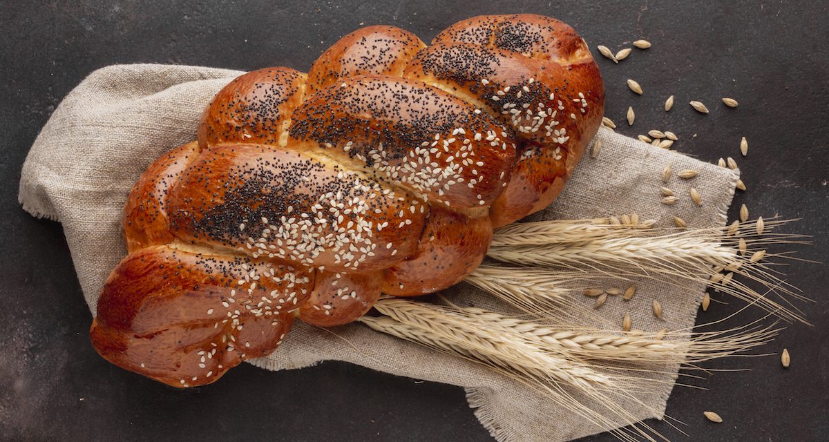 Jewish traditions come to life in mega challah bake