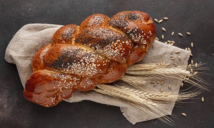 Jewish traditions come to life in mega challah bake